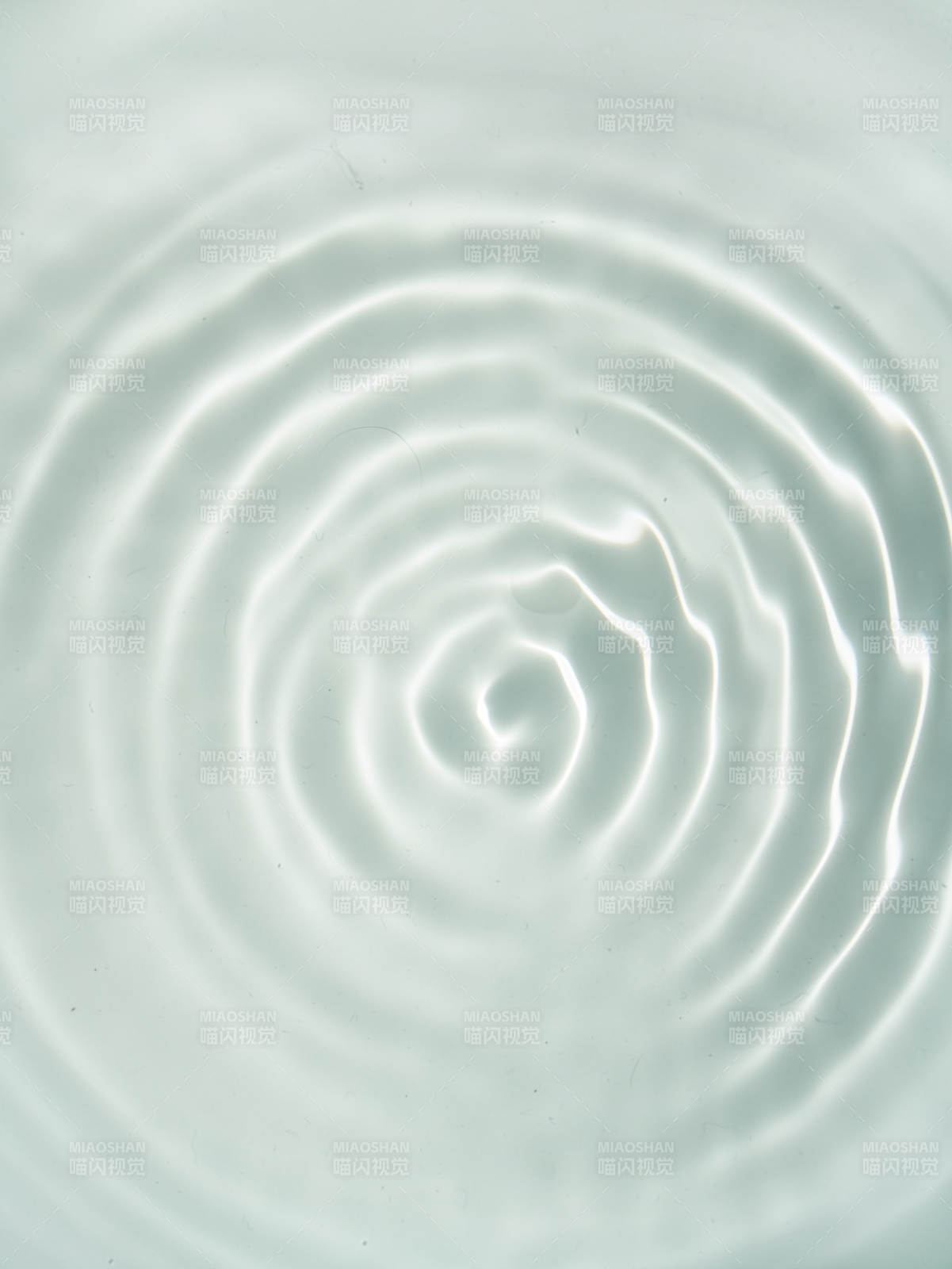 水波涟漪 静谧之美图片