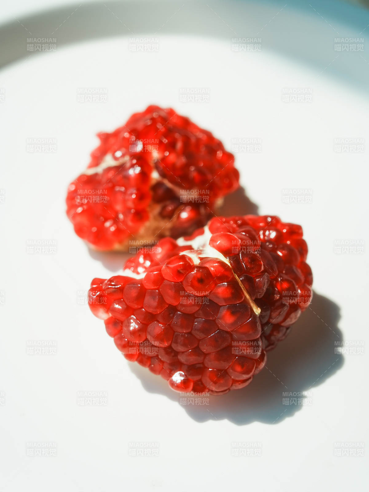 石榴籽的晶莹剔透之美图片