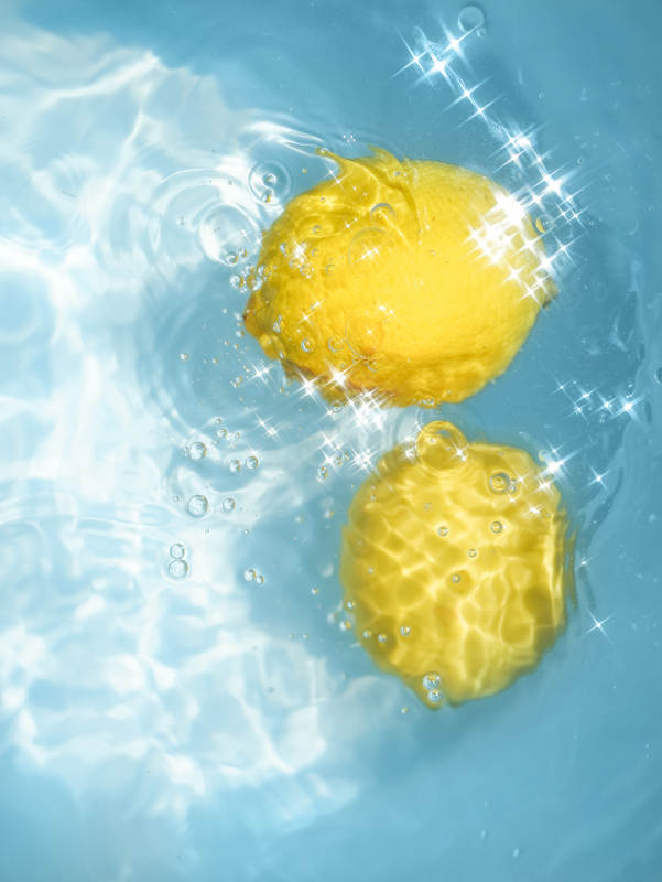 水中柠檬 清新闪耀图片