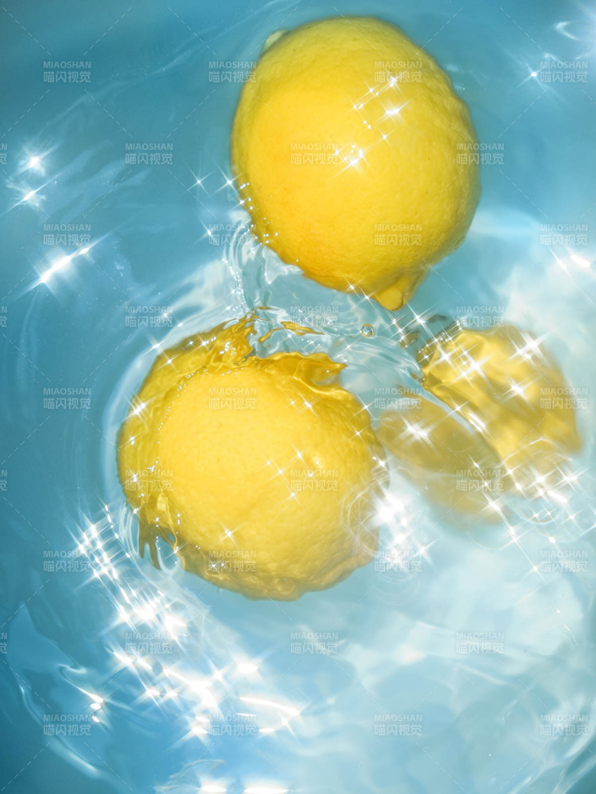 水中柠檬 清凉一夏图片