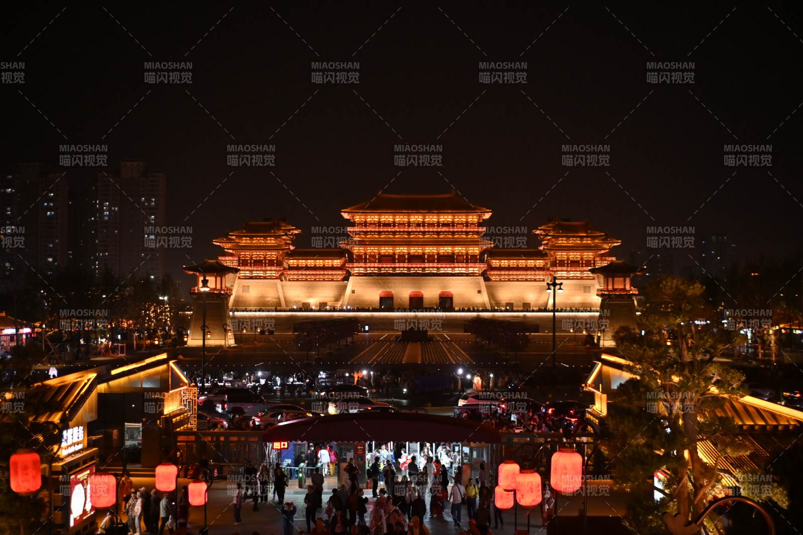 夜景古建筑灯火辉煌图片