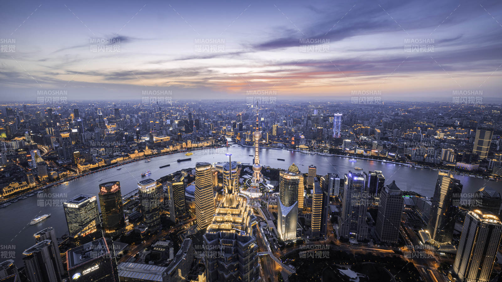 上海夜景 东方明珠与外滩图片