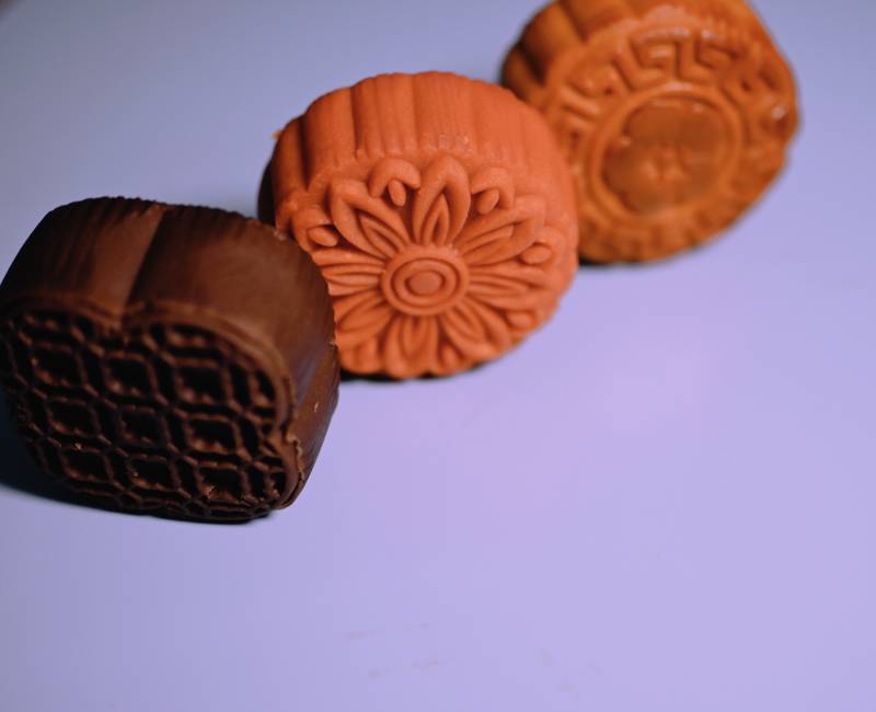 精致巧克力甜点特写图片