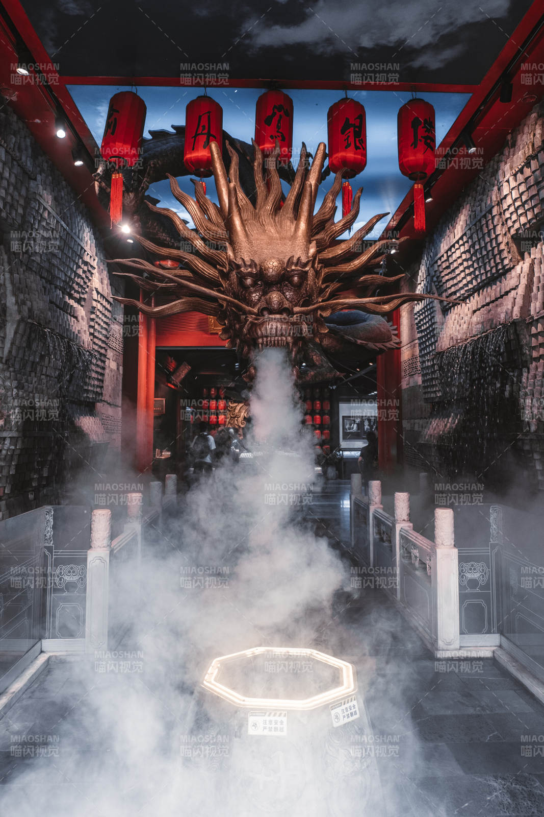 龙腾云雾 古韵仙境图片