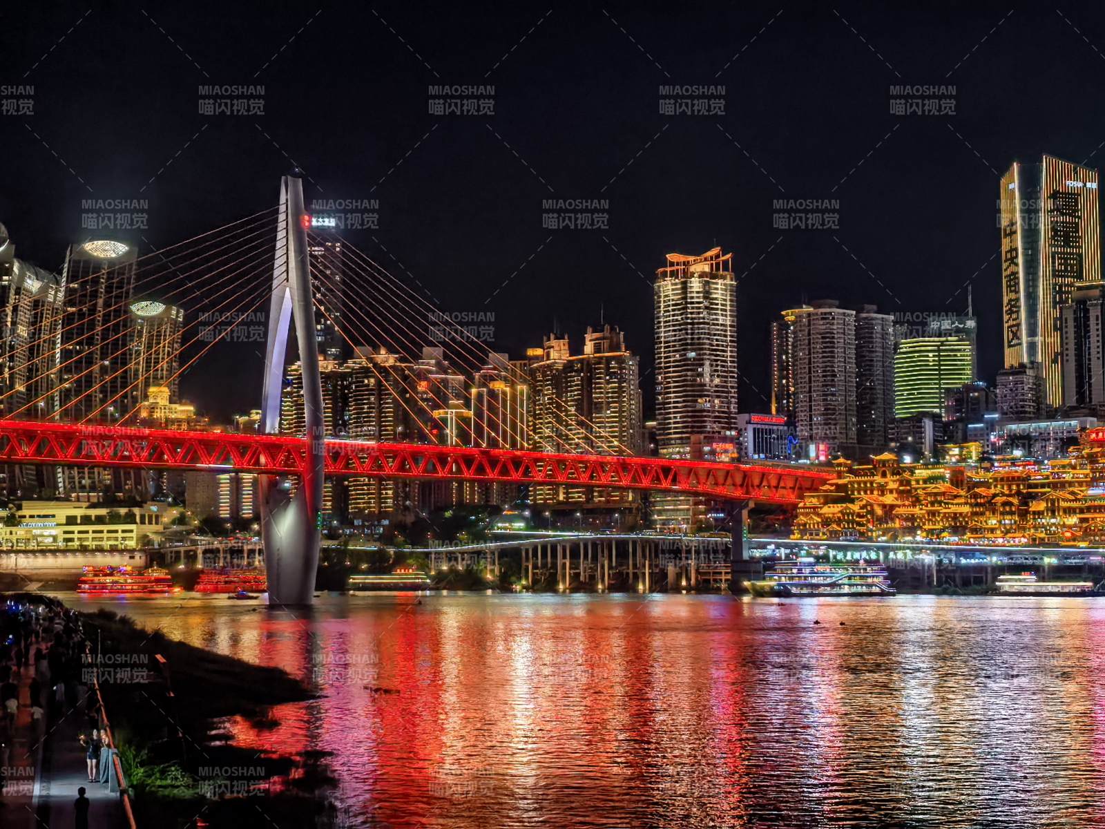 重庆洪崖洞与千厮门大桥夜景图片