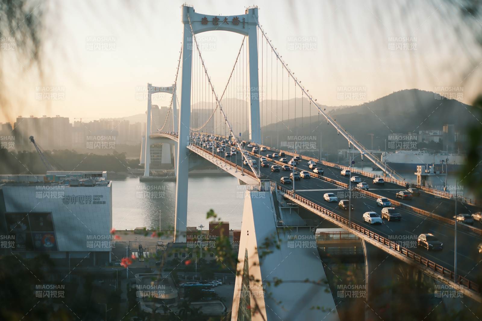 跨海大桥日落时分图片