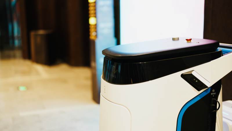 现代智能服务机器人特写图片