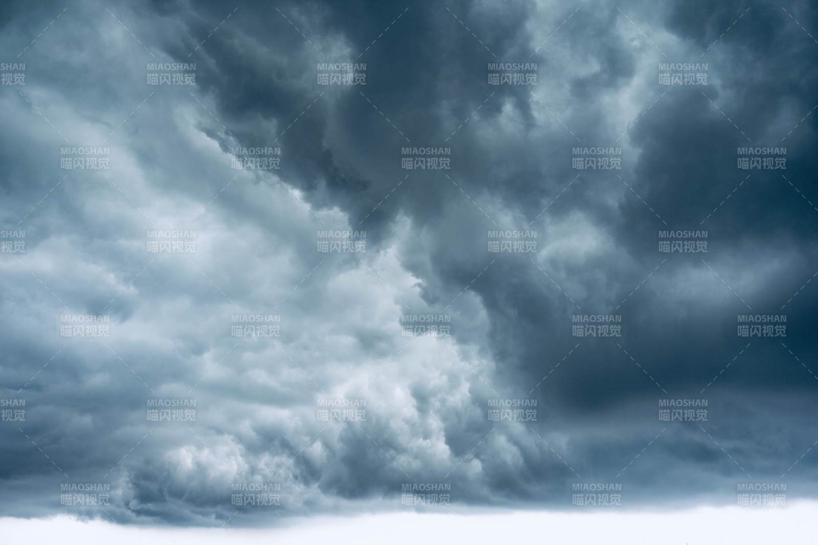 乌云密布 风雨欲来图片