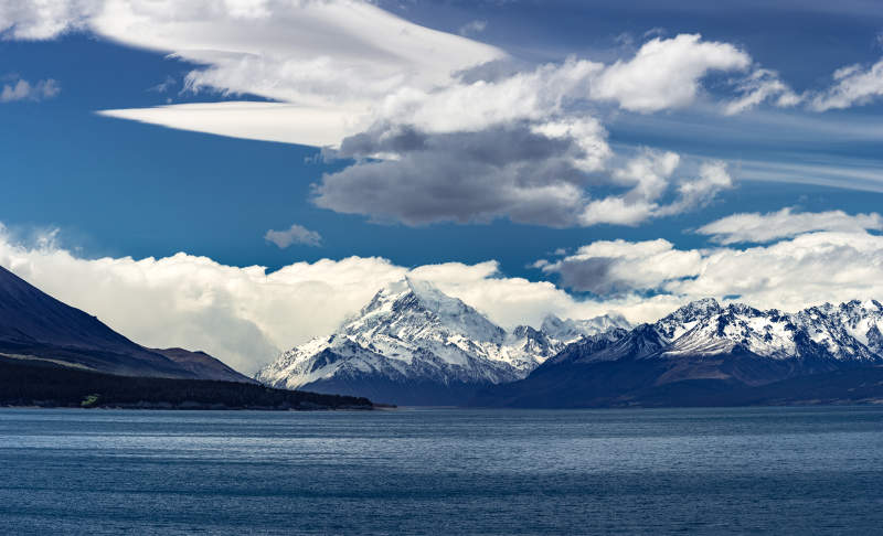 新西兰基督城库克山 雪山湖景 蓝天白云图片