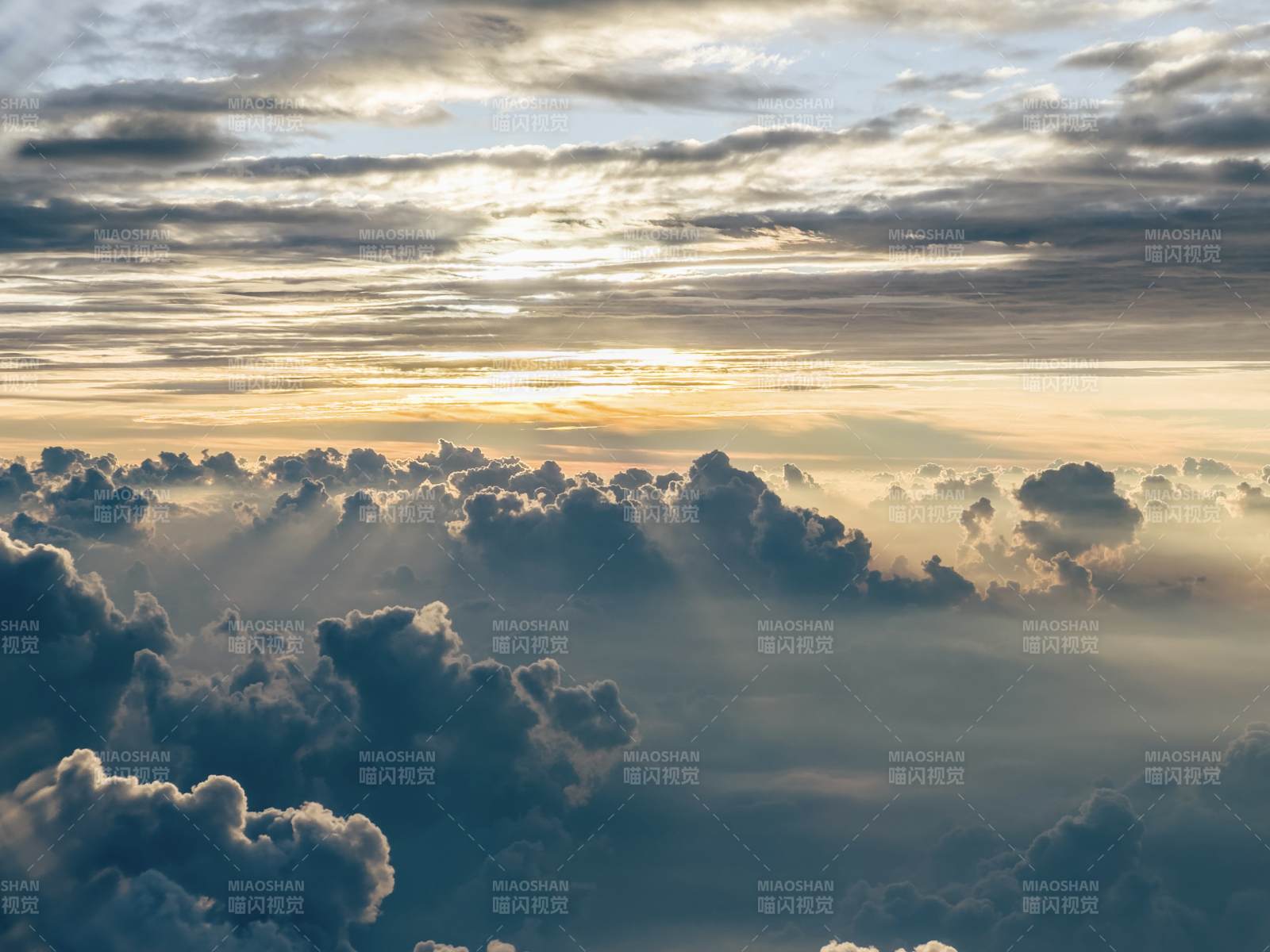 云海日出 光芒四射图片