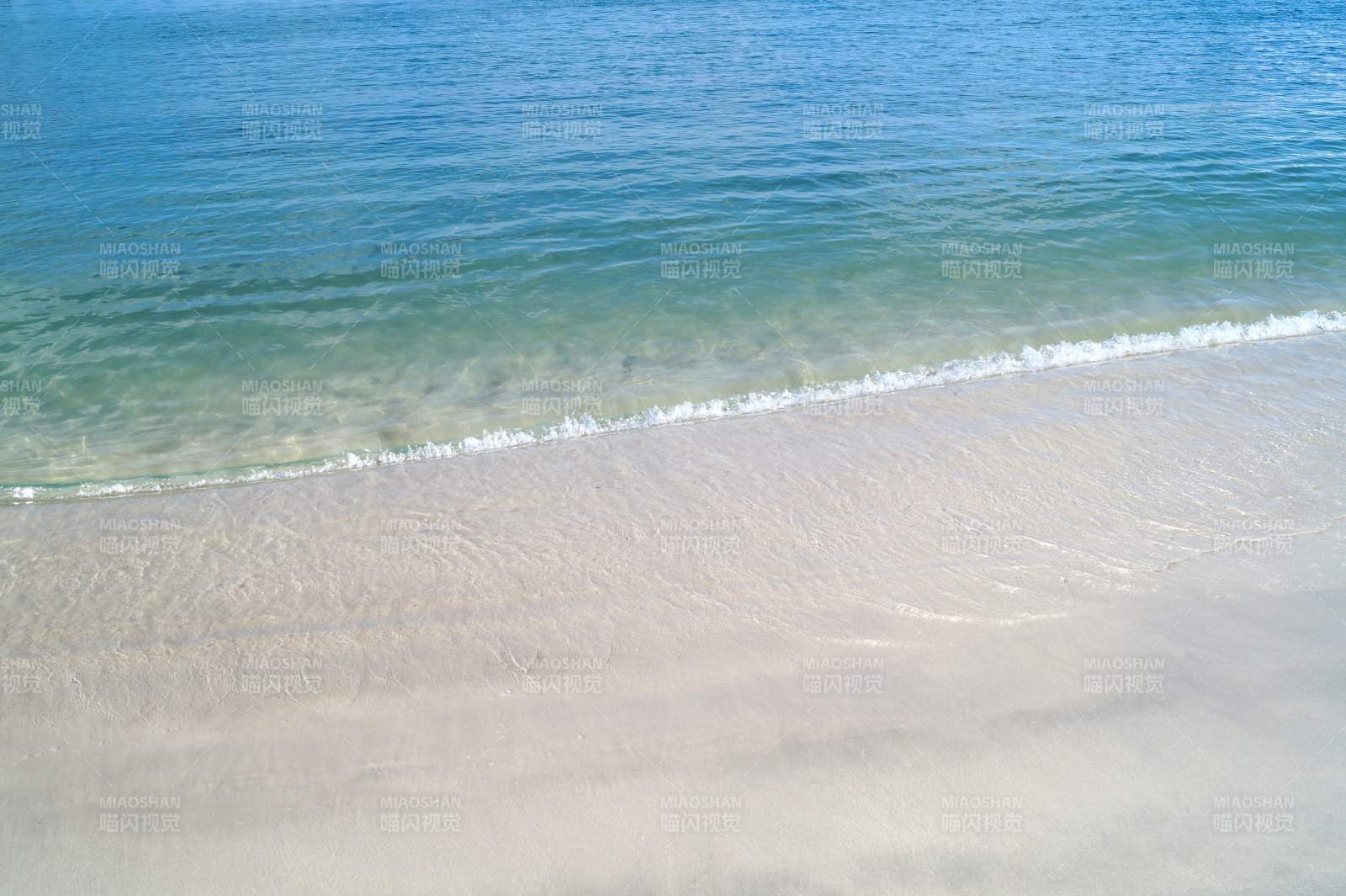 宁静海滩 碧海蓝天图片