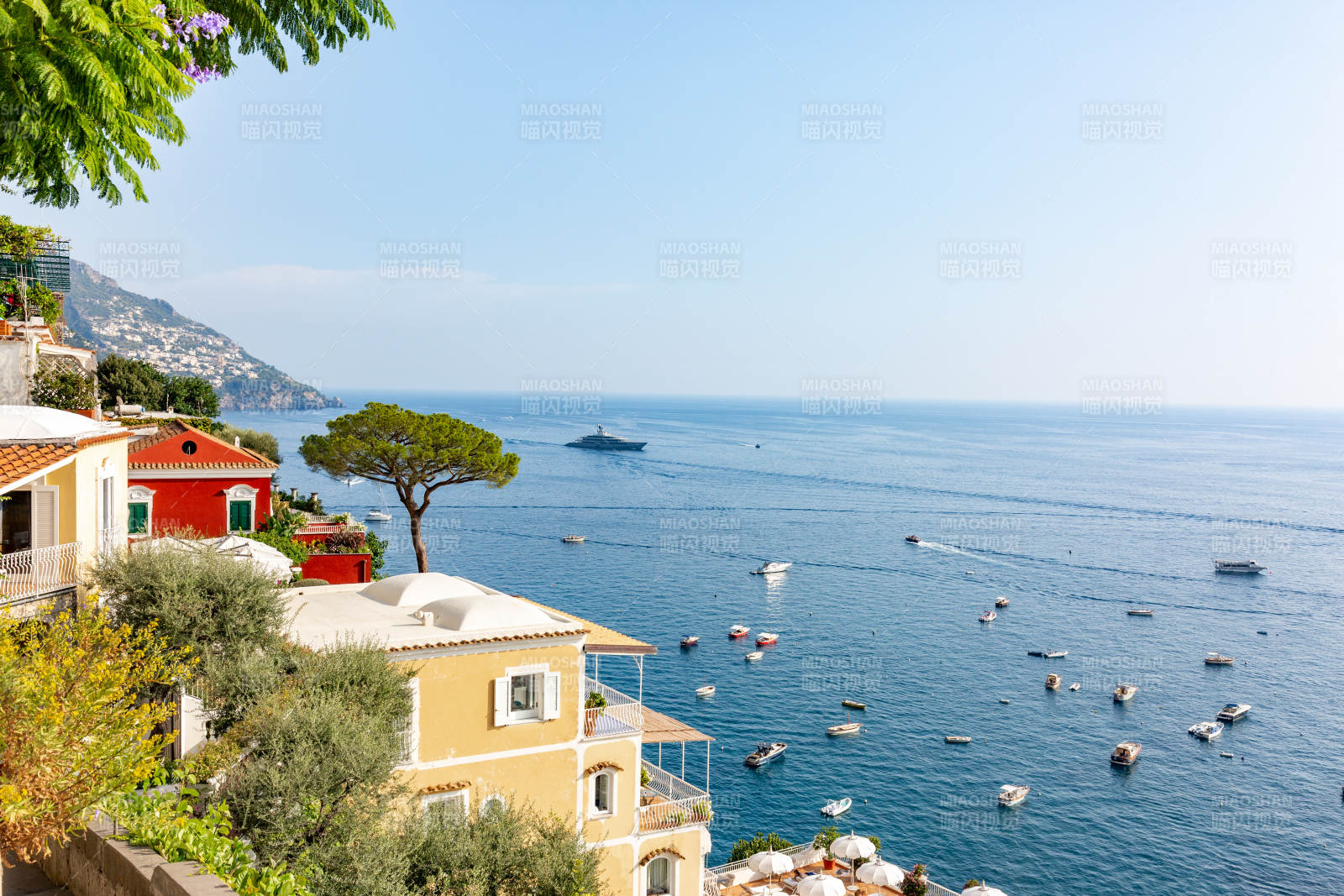 意大利波西塔诺 海滨小镇的宁静美景图片