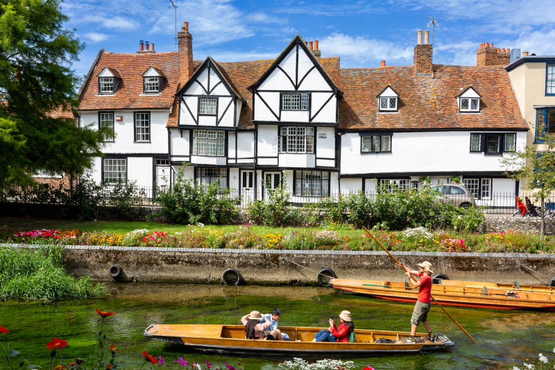 剑桥河畔的宁静时光图片