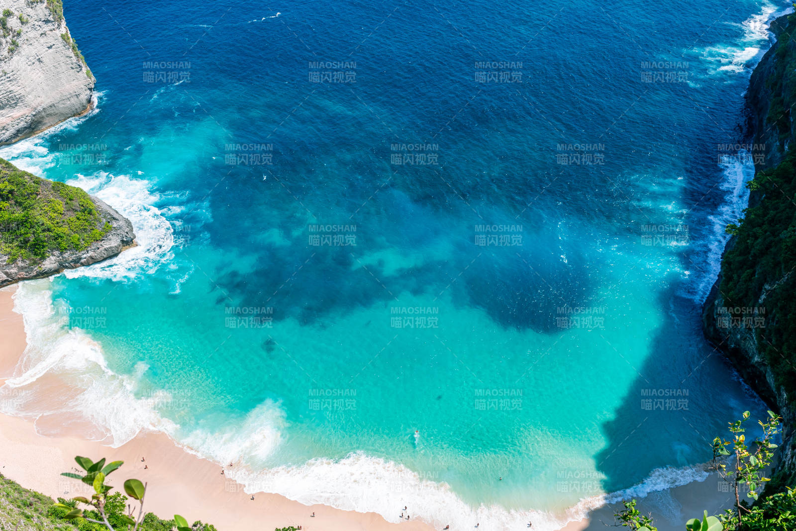碧海蓝天沙滩美景图片