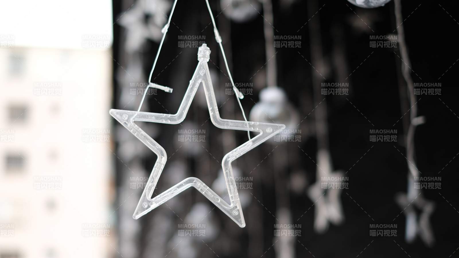悬挂的星星装饰品图片