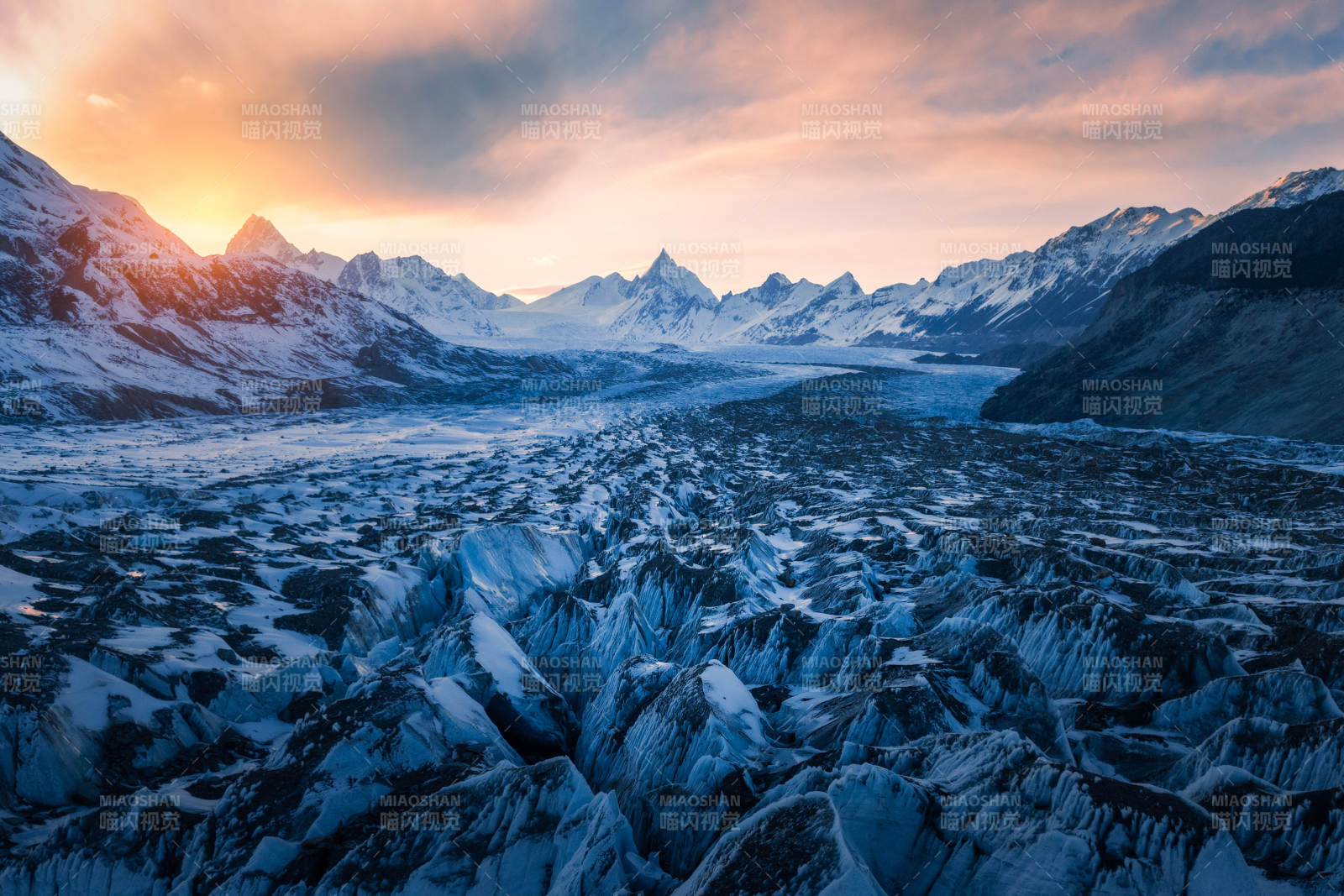 雪山日落 冰川奇景图片