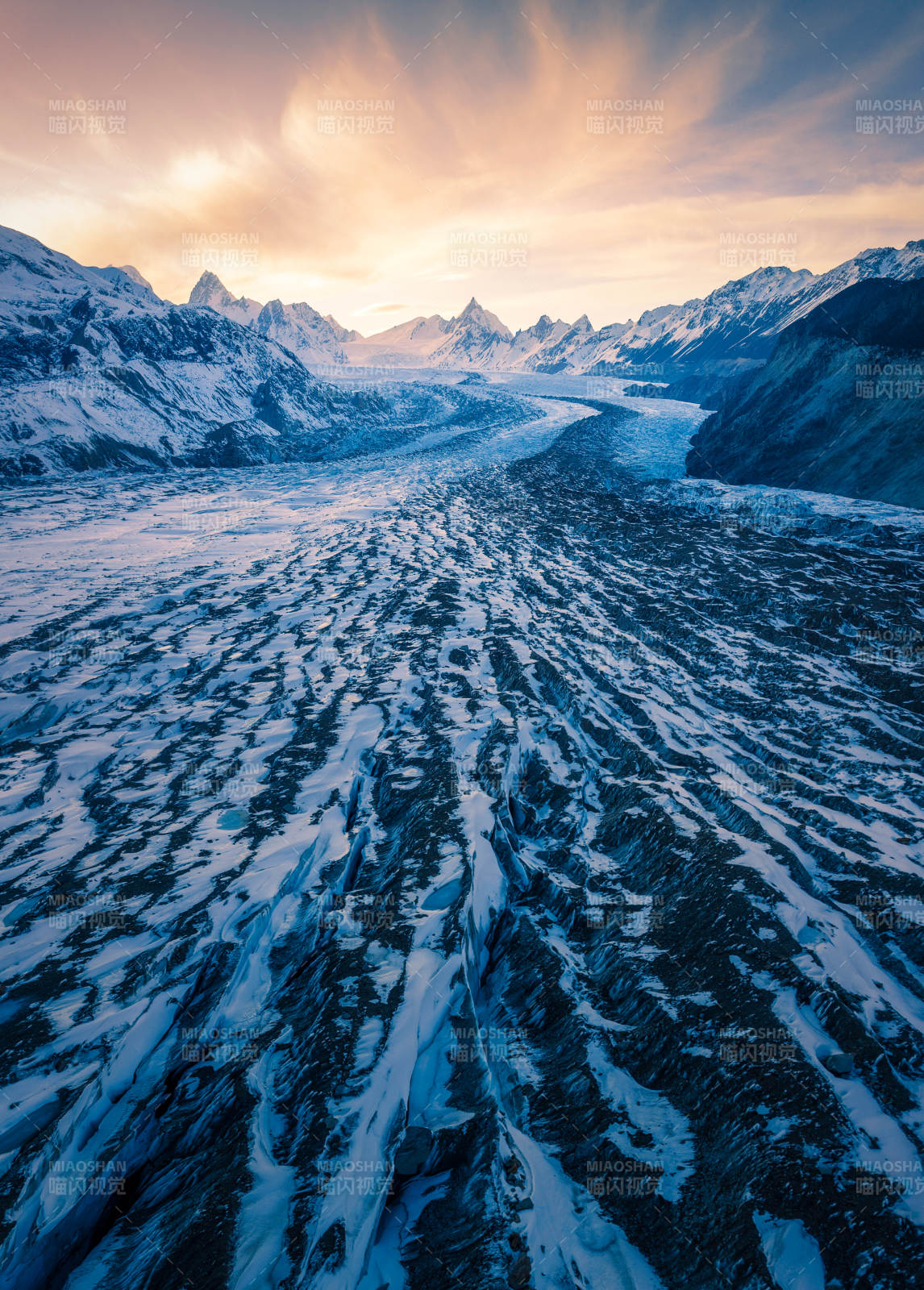 雪山冰川夕阳美景图片
