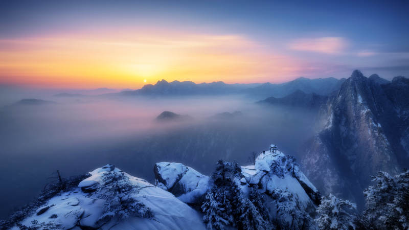 雪山日出 云海仙境图片