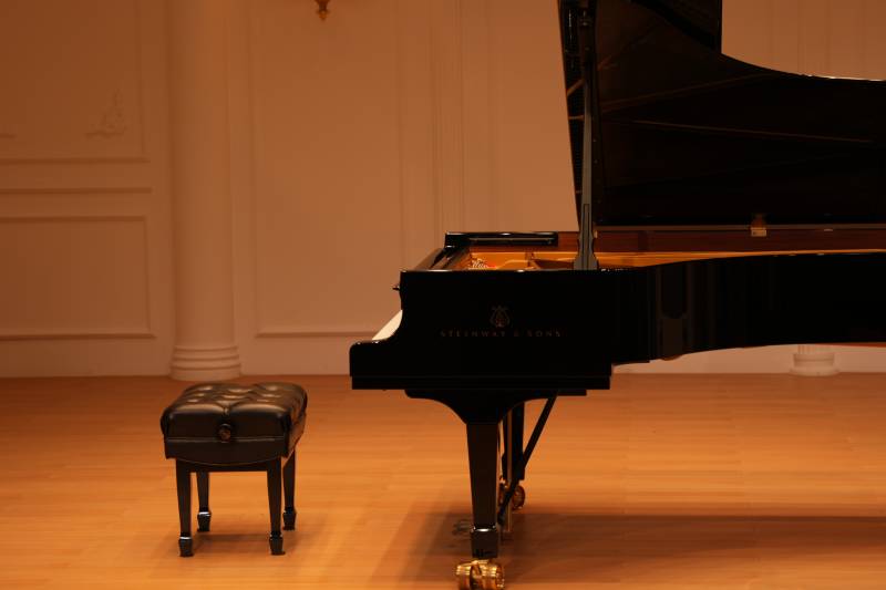 音乐厅里的斯坦威九尺钢琴图片