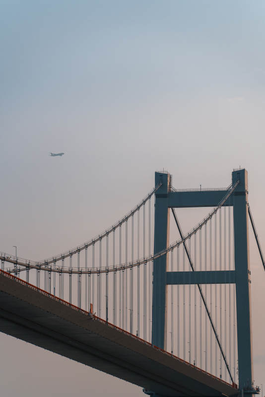 东莞虎门大桥与天际飞机图片