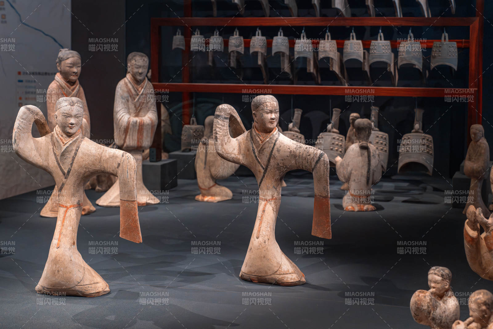 古代舞蹈陶俑展图片