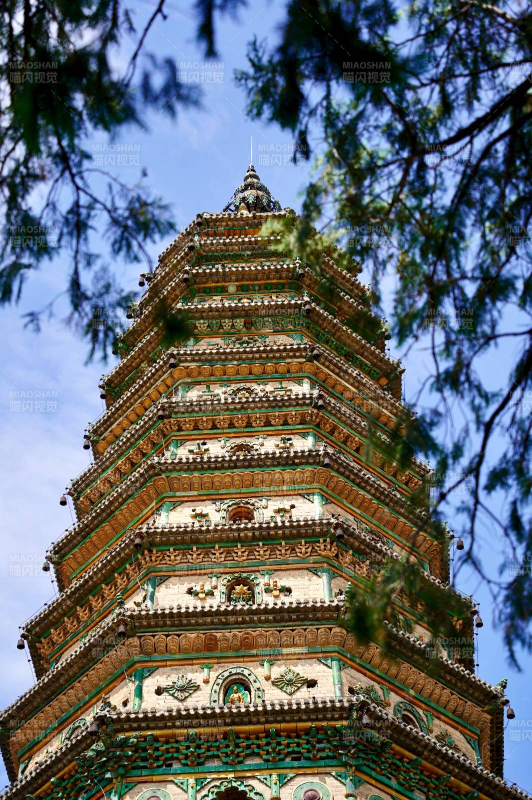 山西临汾广胜寺琉璃塔图片