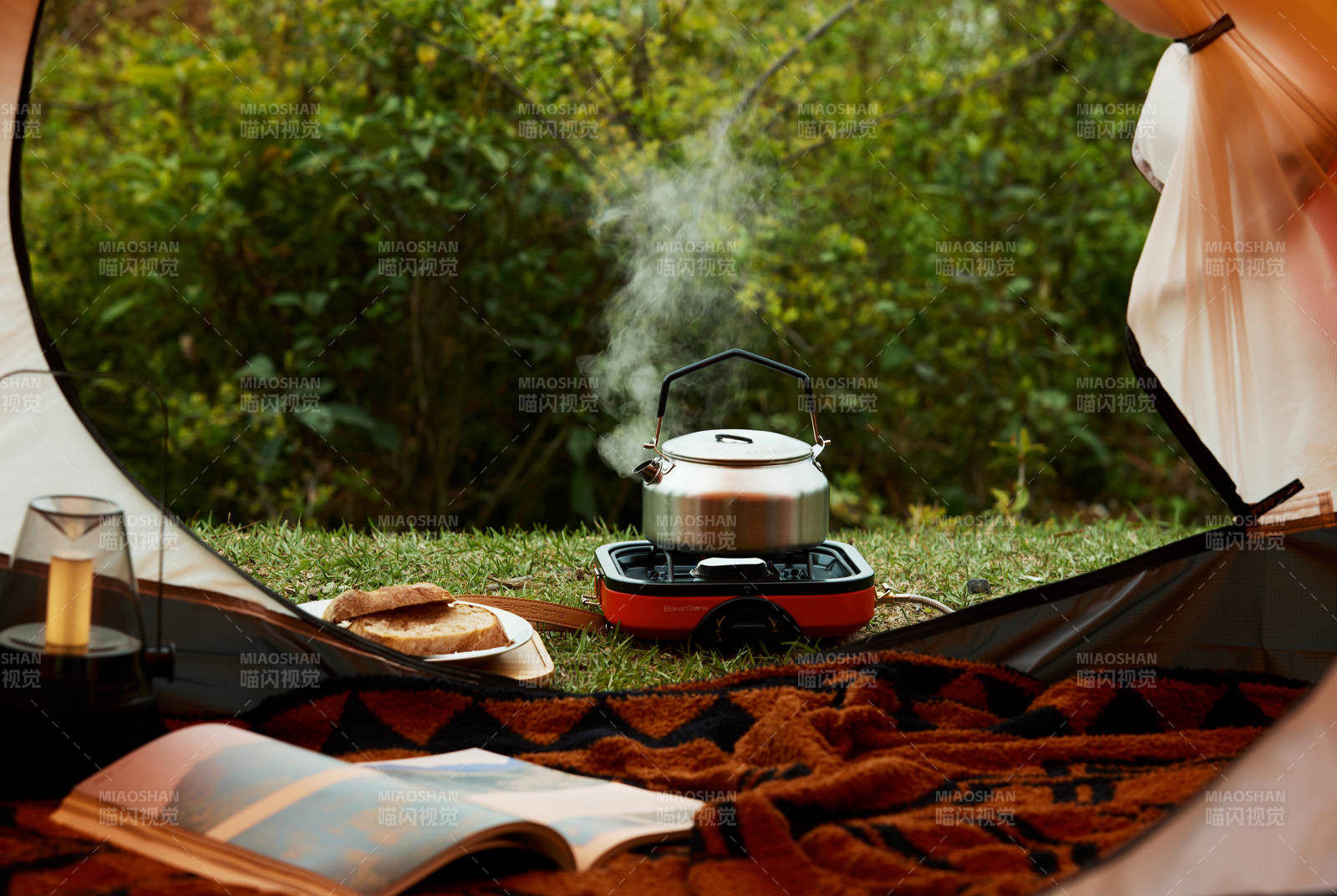 露营时光 书香与茶香图片