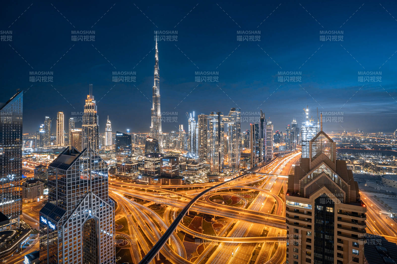 迪拜夜景 城市之光图片