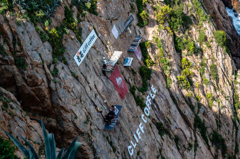 悬崖咖啡馆 自然与艺术的融合图片