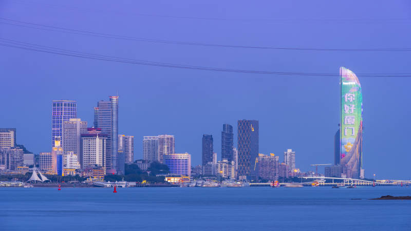海滨城市夜景图片