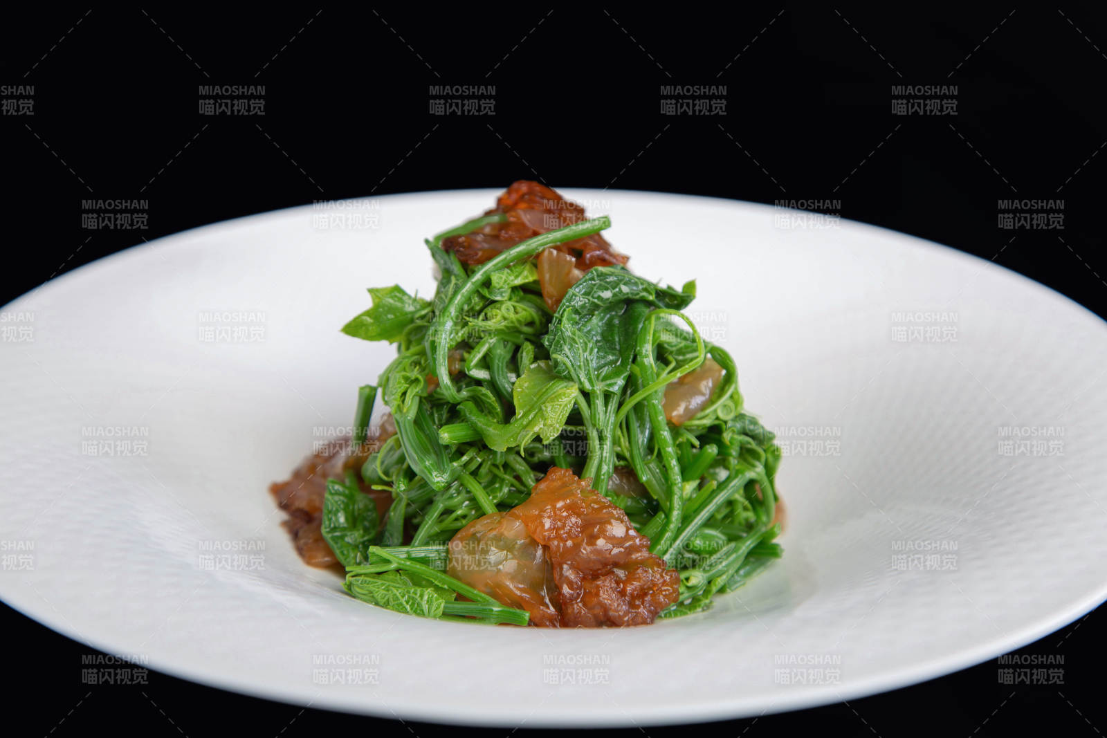 凉拌南瓜苗海蜇皮图片