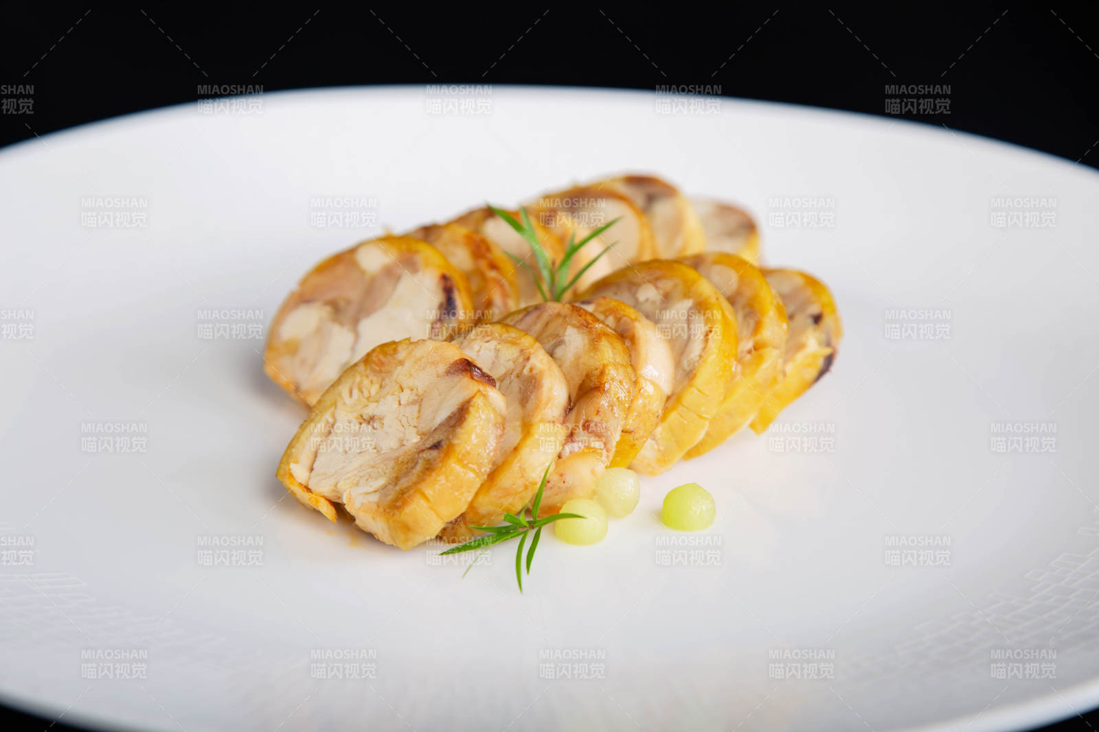 香煎豆腐卷配葱花图片