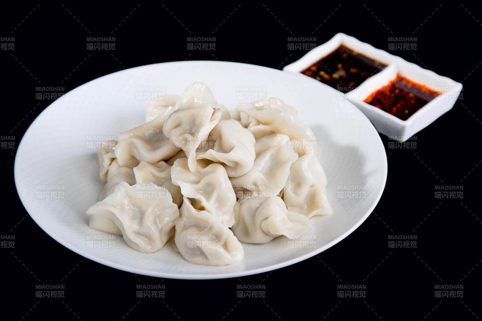 水饺配辣椒酱图片