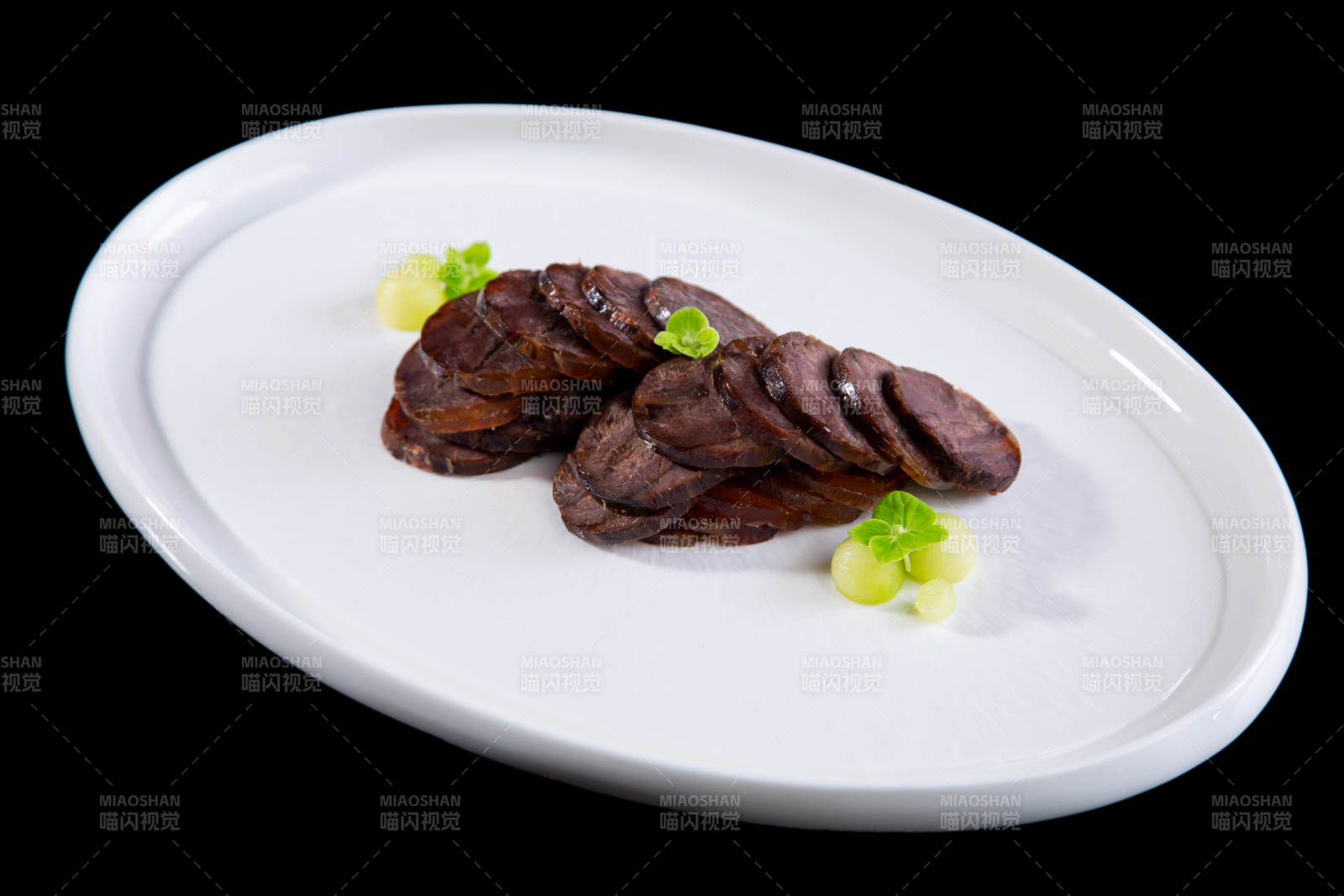 精致切片肉盘装饰图片