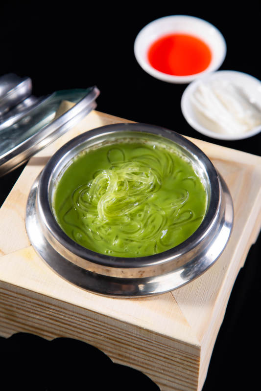 抹茶拉面配料精致呈现图片