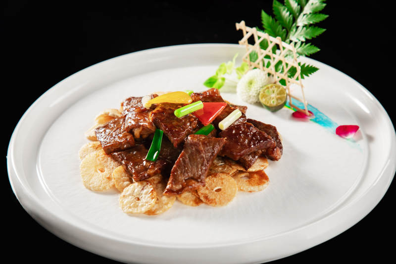 红烧牛肉配脆饼图片