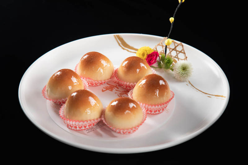 精致糕点蛋黄酥图片