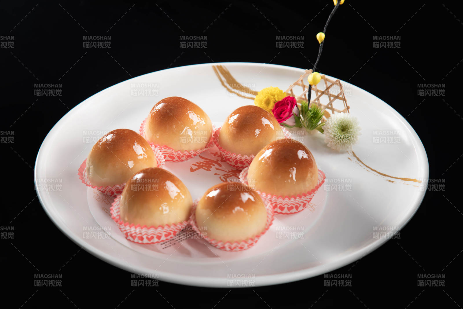 精致糕点蛋黄酥图片