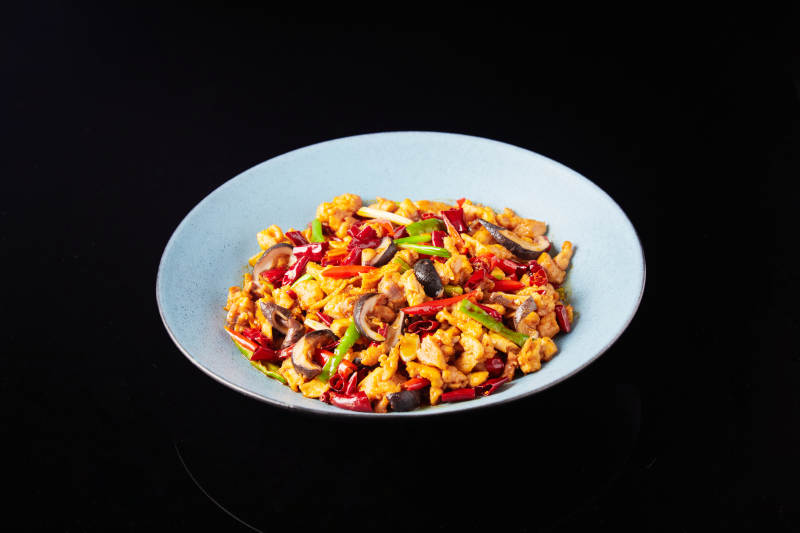 香菇炒麻辣鸡丁图片