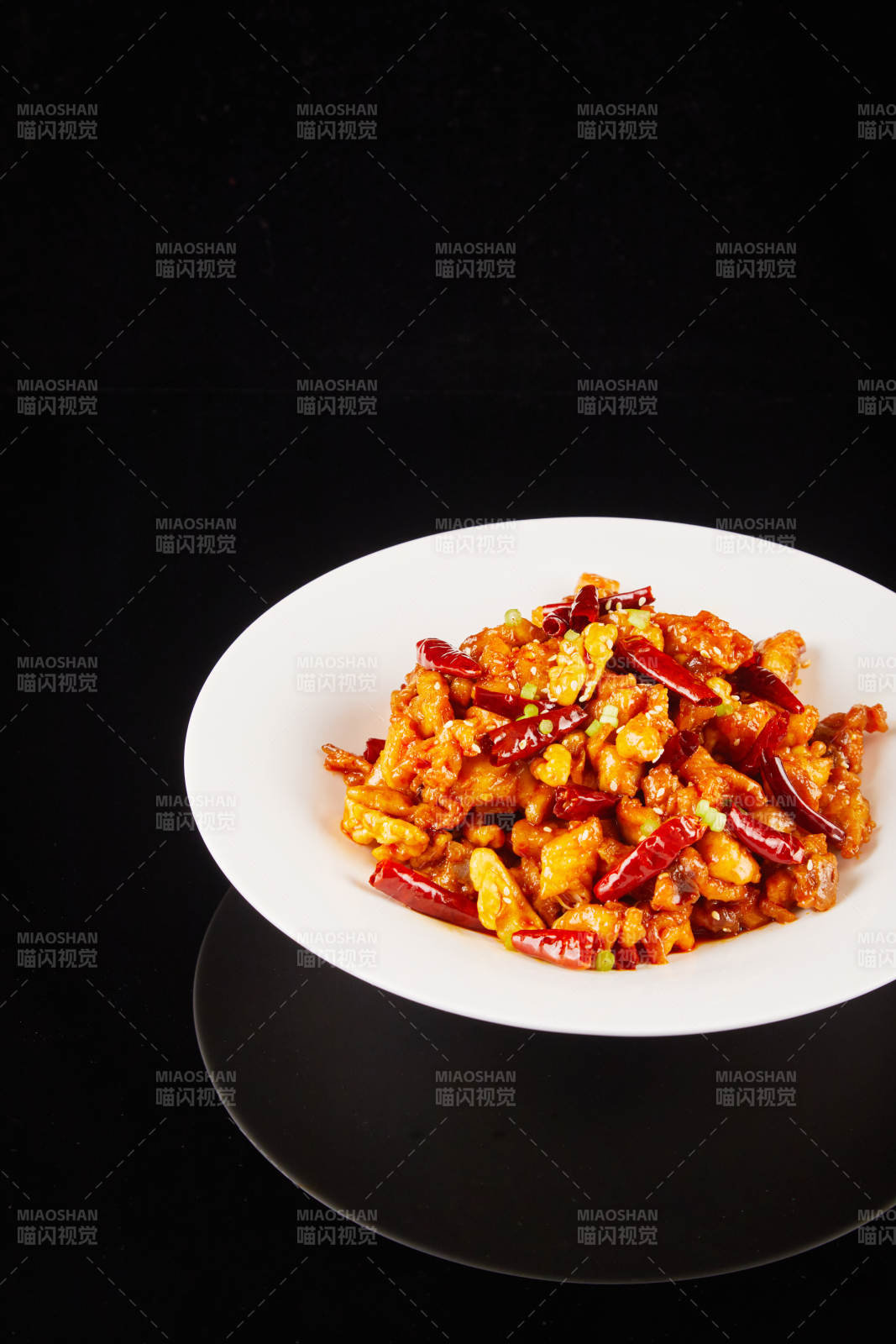 香辣炒鸡丁图片