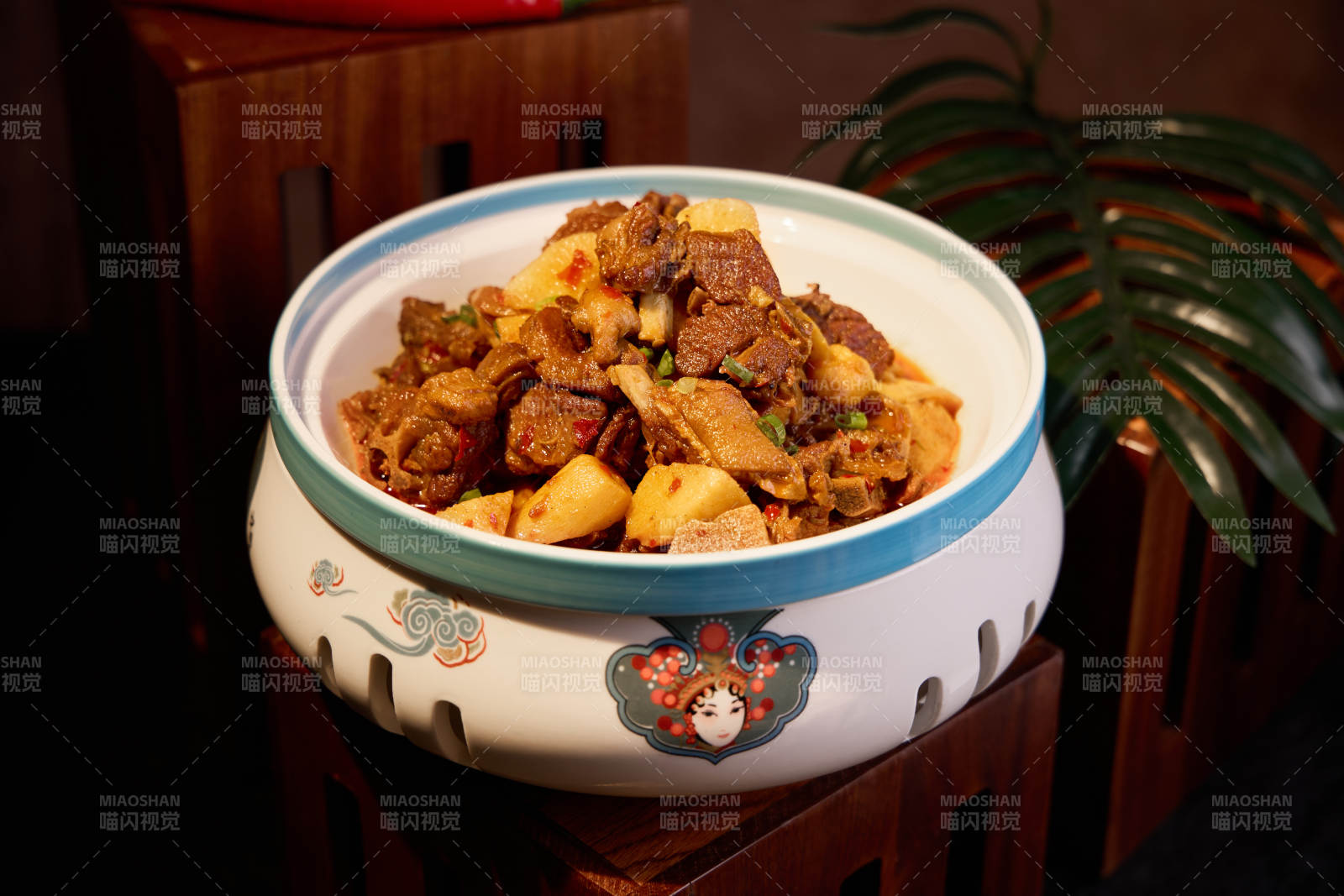 土豆烧鸡家常菜图片