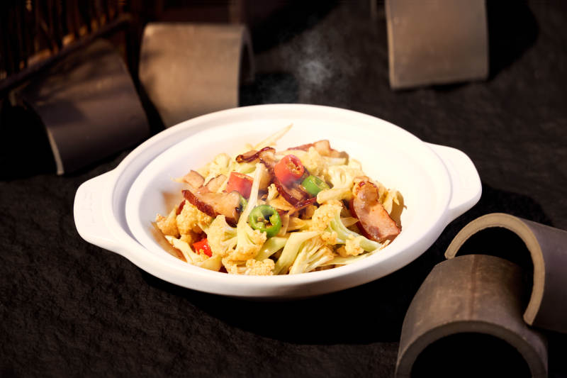 干锅腊肉炒花菜图片