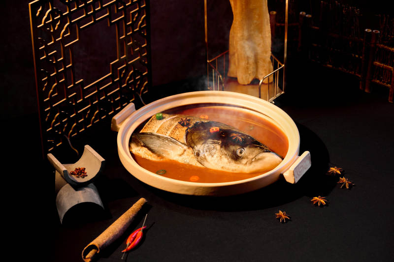 鱼头火锅 热气腾腾图片