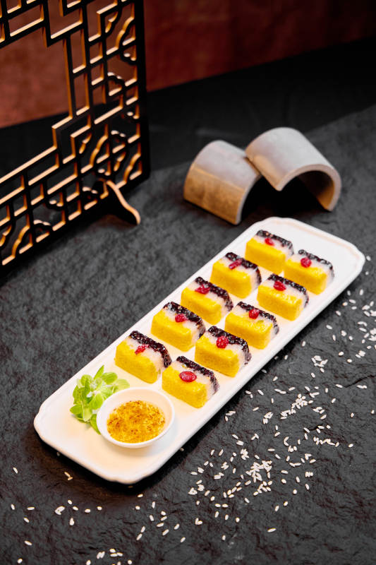 金黄糕点 精致美味图片