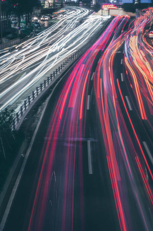 城市夜景车流光影图片