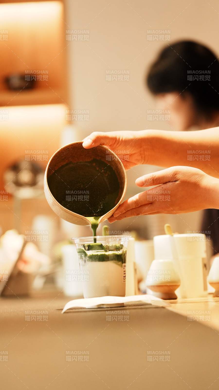 茶艺 倾注绿意 品味宁静图片