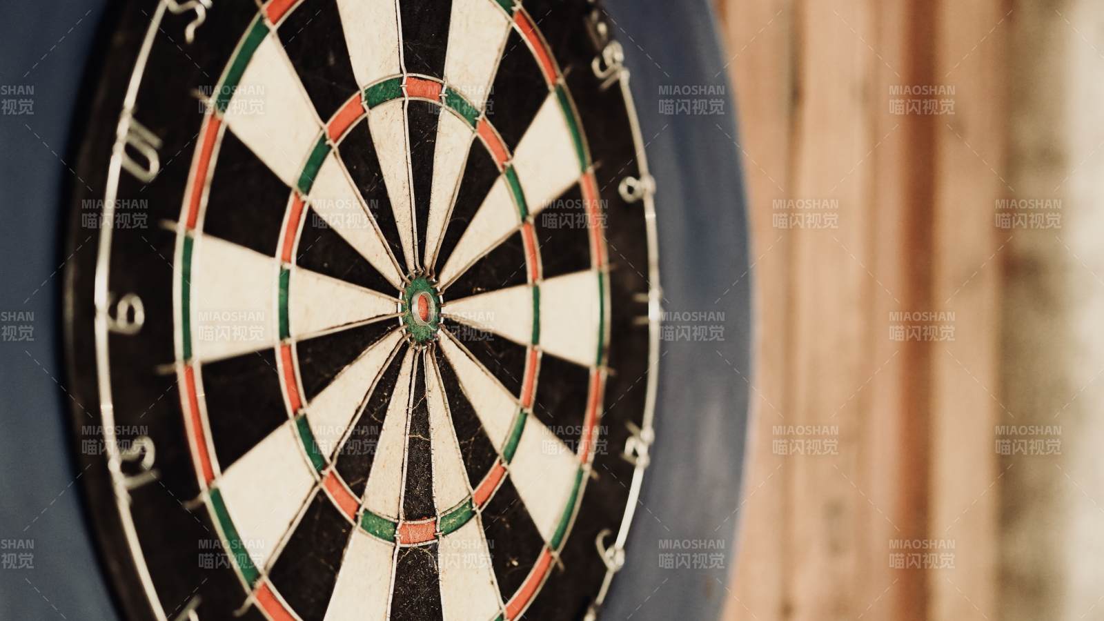飞镖靶心特写图片