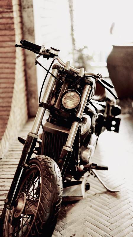 复古摩托车的静谧时光图片