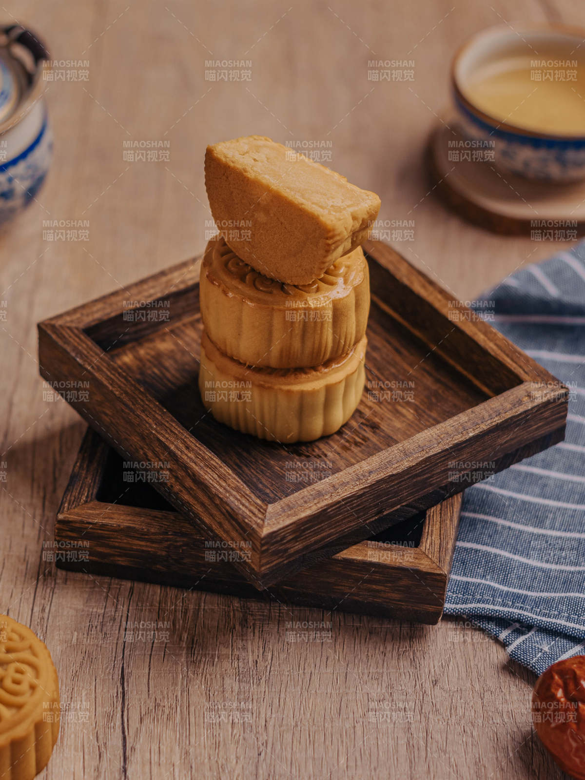 中秋月饼实拍图片