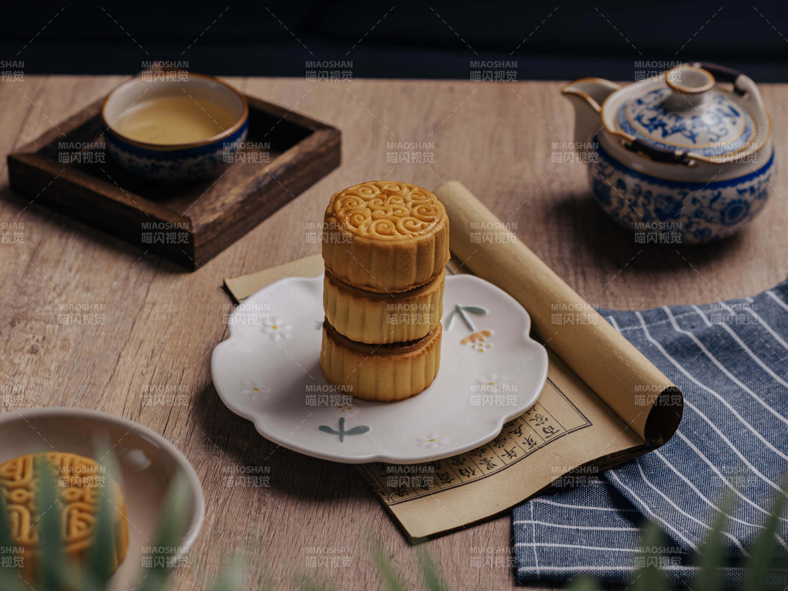 中秋月饼与茶点雅致搭配图片